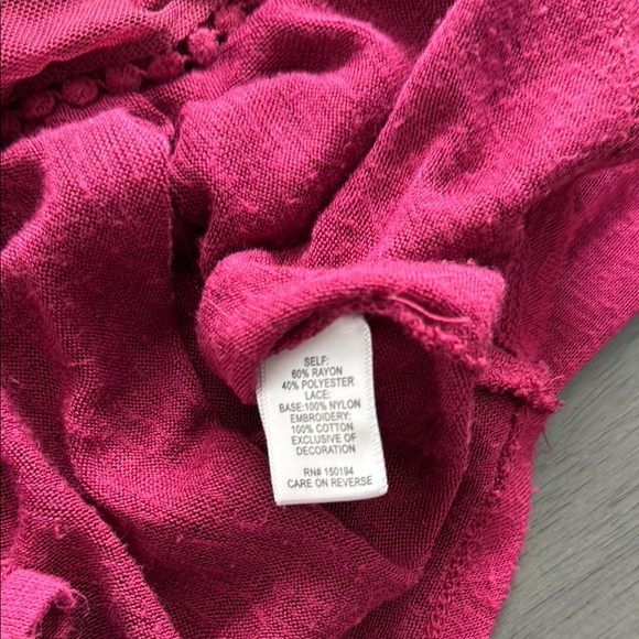 Elegant Magenta Lace Top - Picture 4 of 8